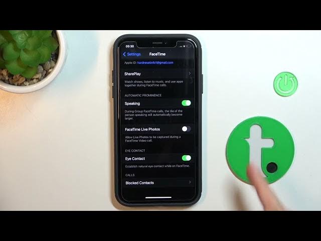Video thumbnail for iOS 16: How to Enable Live Photo Capture on FaceTime?
