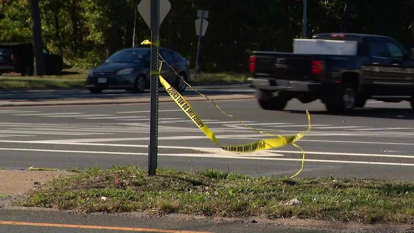 Video thumbnail for Man dies after getting hit by car crossing Veterans Memorial Highway in Islandia