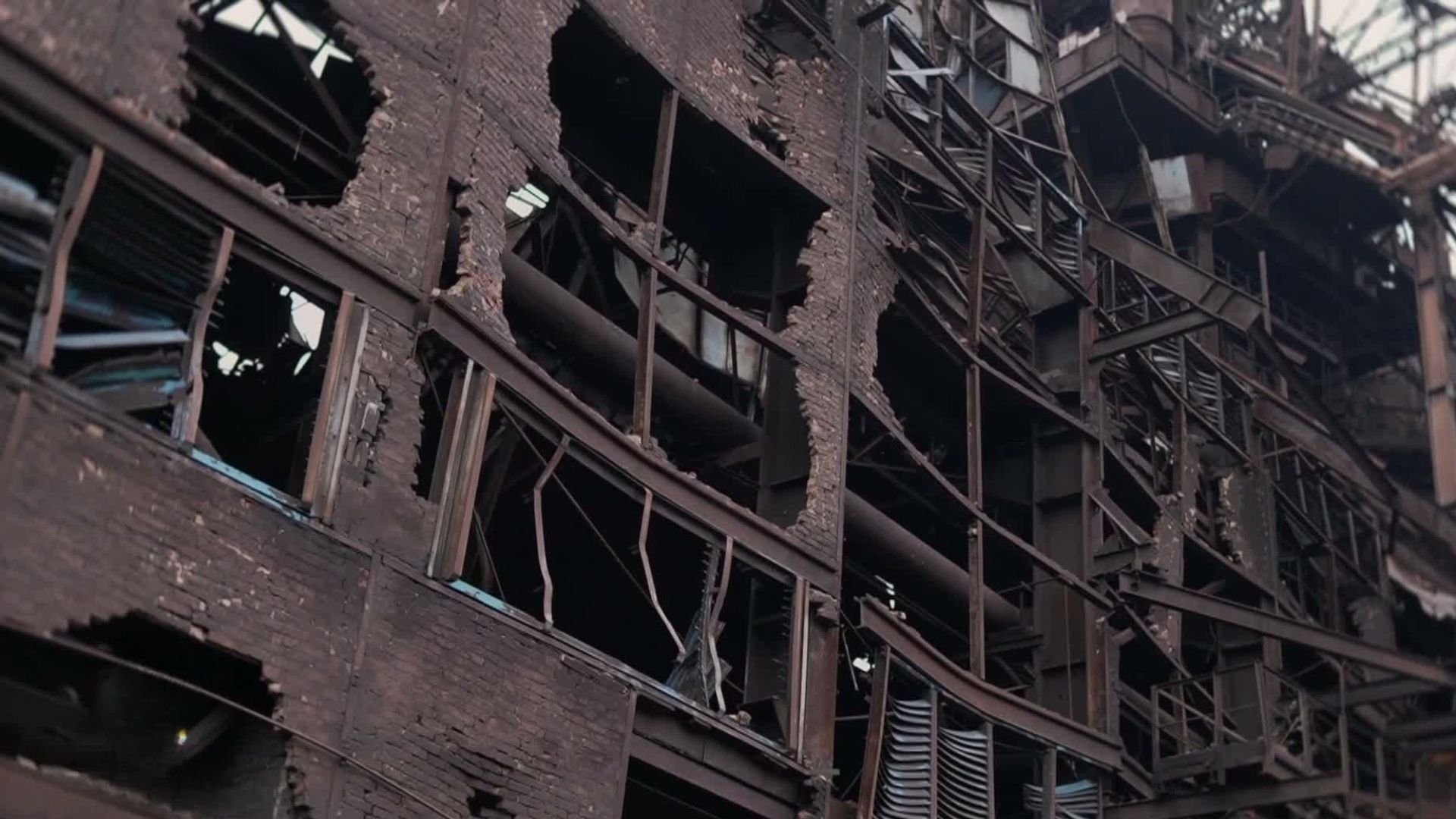 Video thumbnail for Inside Ukraine’s steel plant hit by Russian attacks