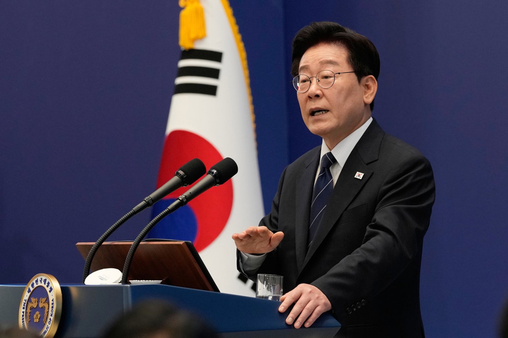 Video thumbnail for Lee rules out military deployment: South Korea to avoid middle east conflict