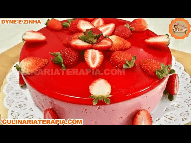 'Video thumbnail for Aprenda como Fazer Torta Gelada Mousse de Morango - A Torta Helada Peruana Ensinada por Especialista'