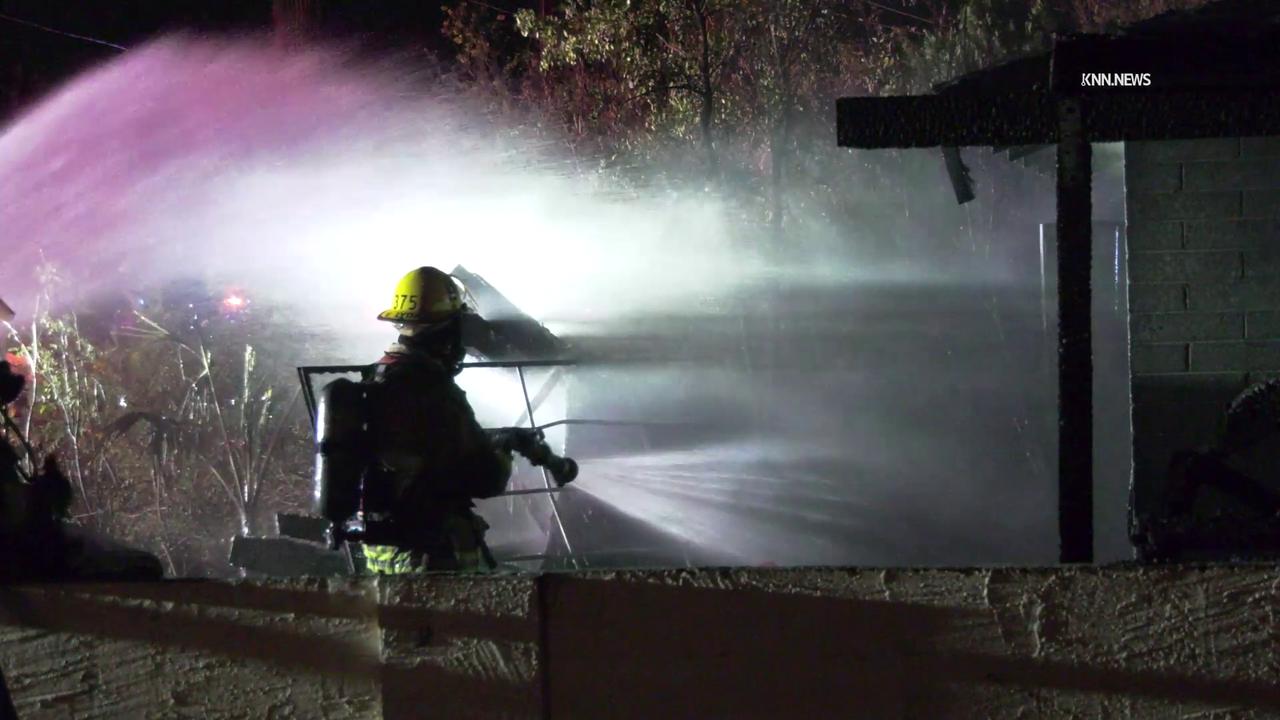 Video thumbnail for US, Phoenix: Phoenix Roberts Drive House Fire.