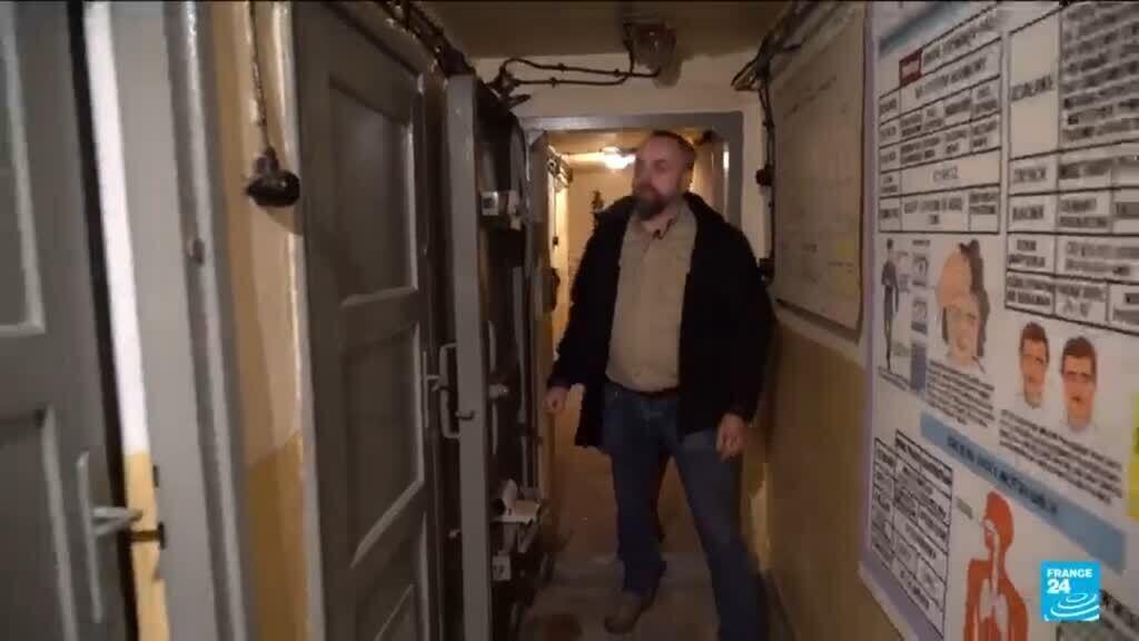 'Video thumbnail for Polish civilians prepare for possible Russian attack'