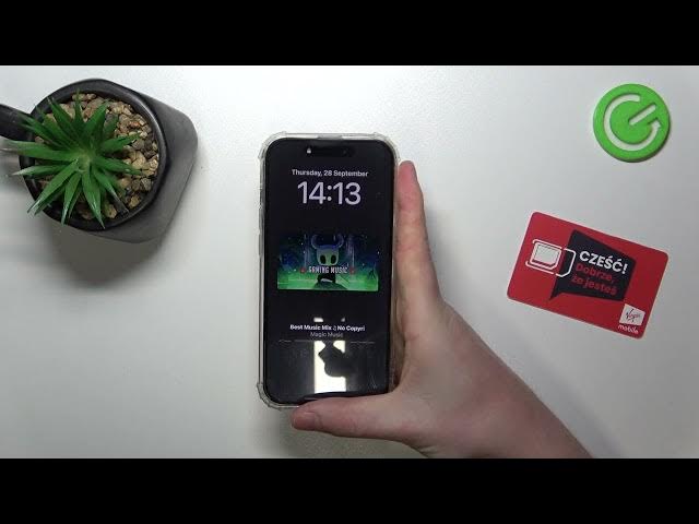 Video thumbnail for Hand Size Comparison With iPhone 15 Pro