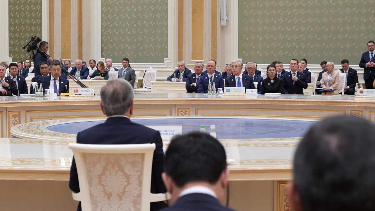Video thumbnail for Turkmenistan: CIS Summit Declaration in Turkmenbashi.