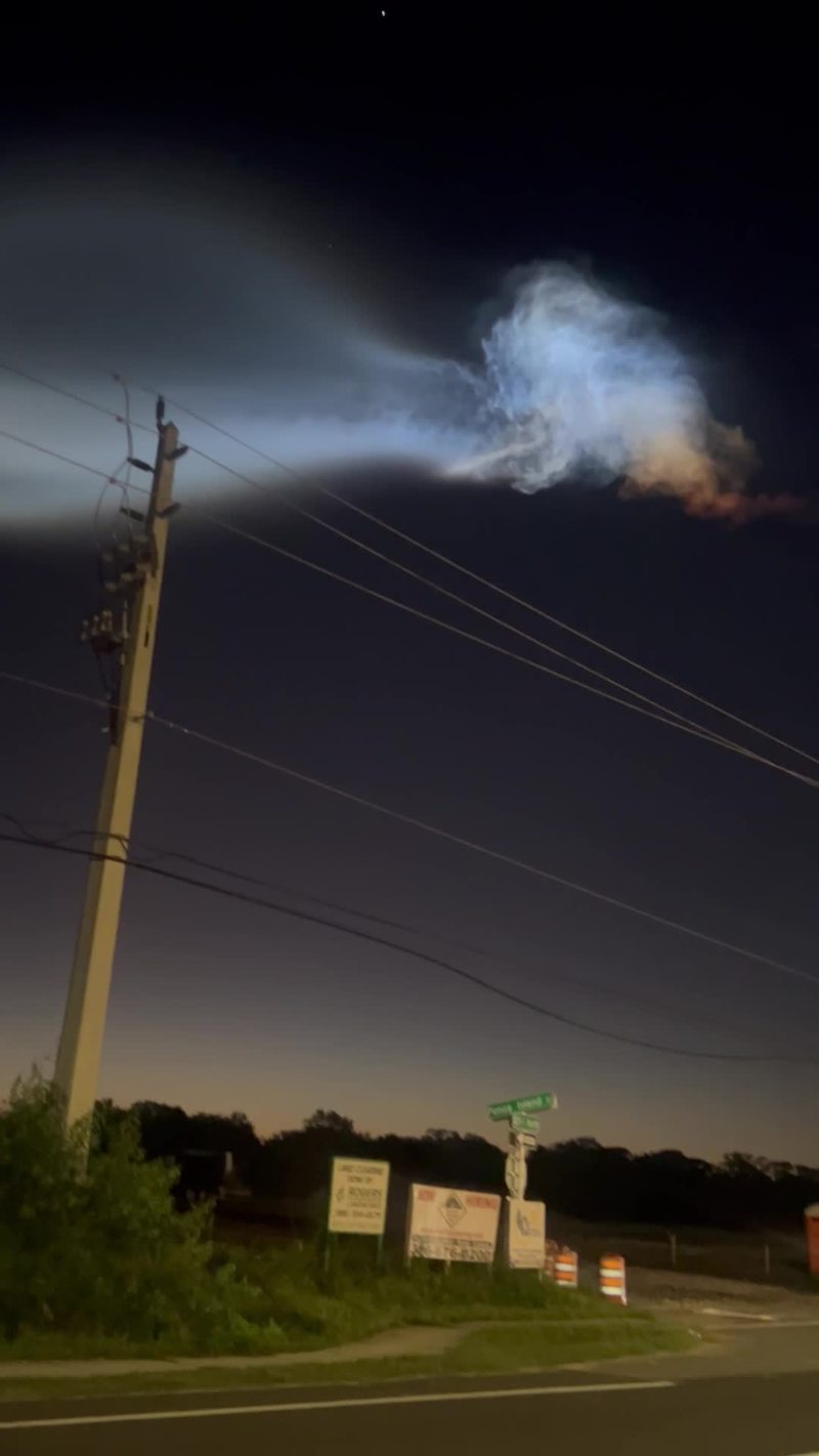Video thumbnail for Rocket Launch Plume Lighting Up the Early Morning Sky