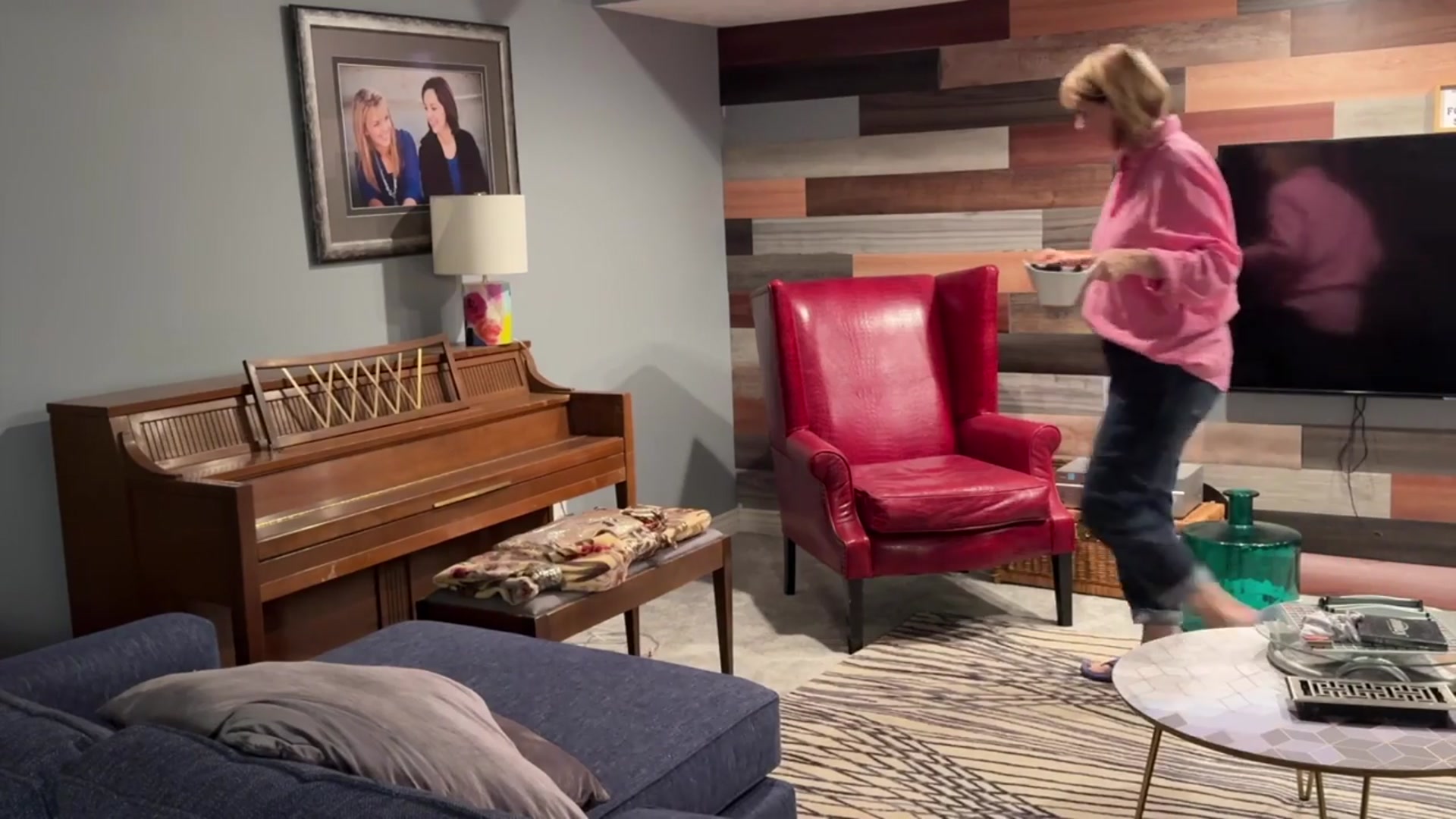 Video thumbnail for Why Homeowners Are Putting Charcoal In Their Bedroom Closets (Genius)