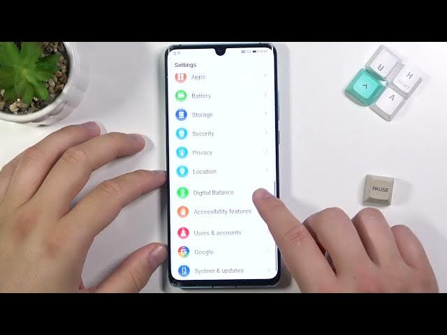Video thumbnail for How to Switch On Gloves Mode in Huawei P30 Pro - Disable Glove Mode