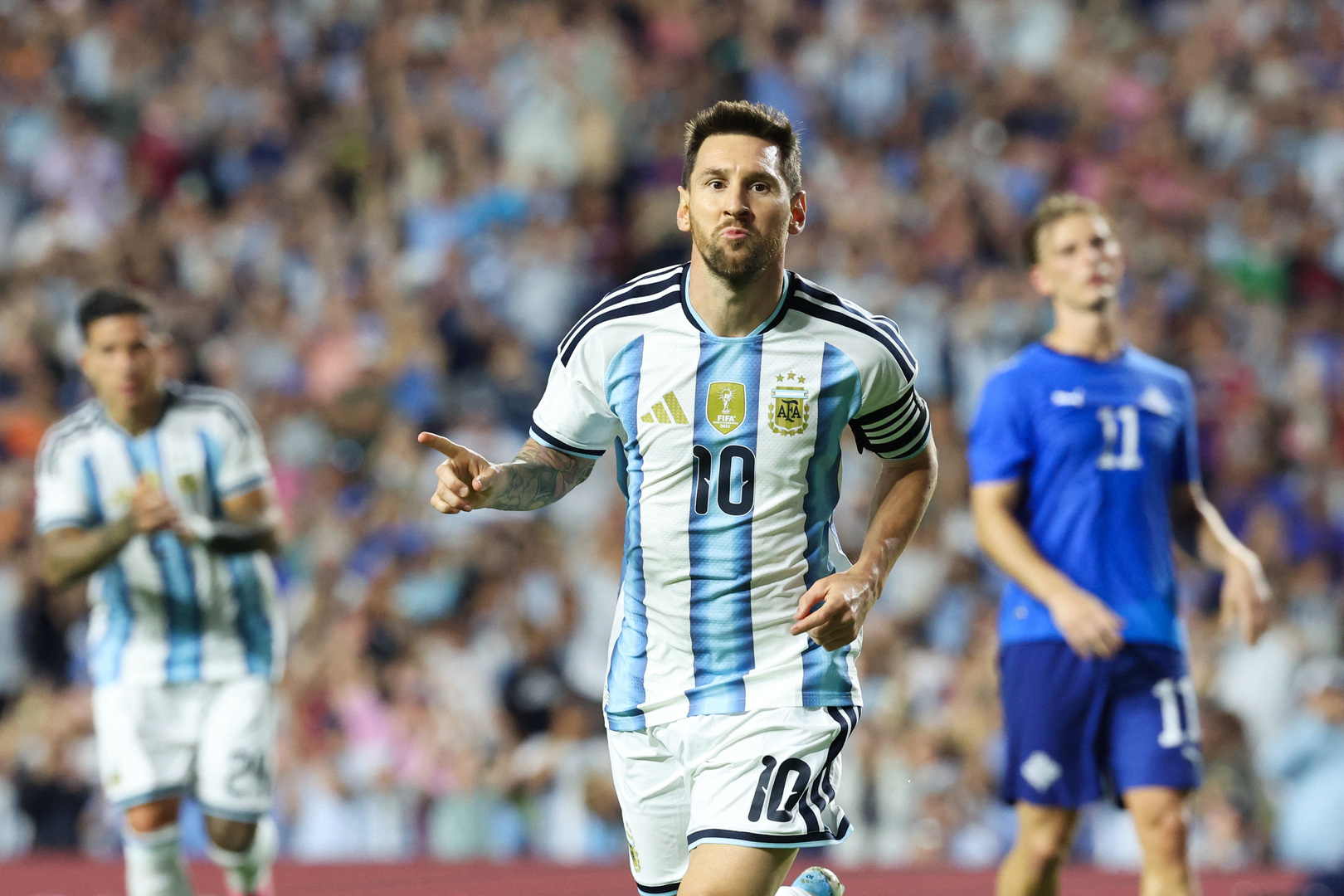 Video thumbnail for Argentina fans denied US visas get free TVs to watch World Cup