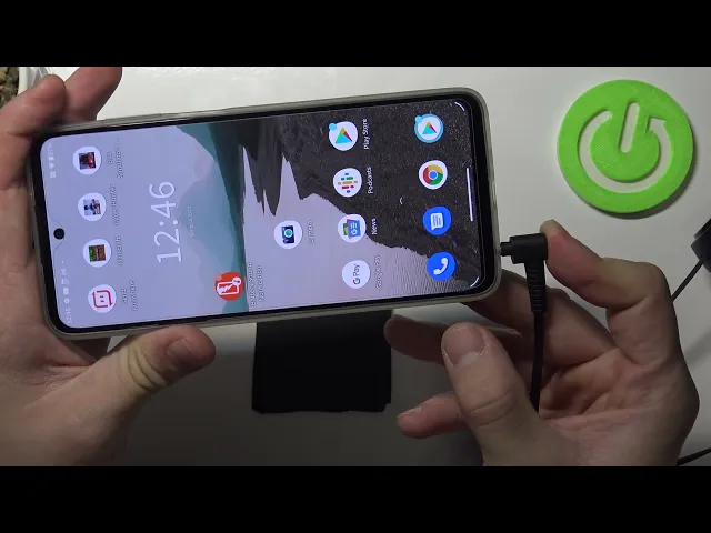 Video thumbnail for How to Connect Headphone to MOTOROLA Edge 20 Lite – Headphones Connection
