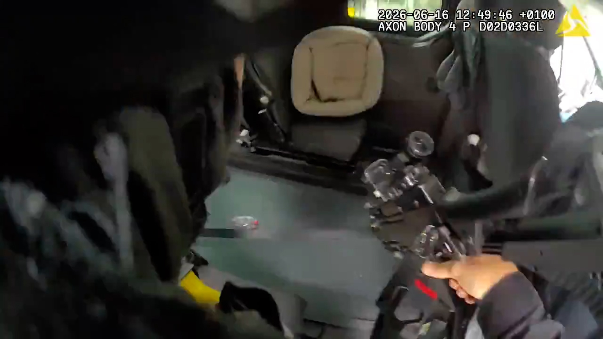 Video thumbnail for Bodycam shows driver offering armed police a lift mid-chase