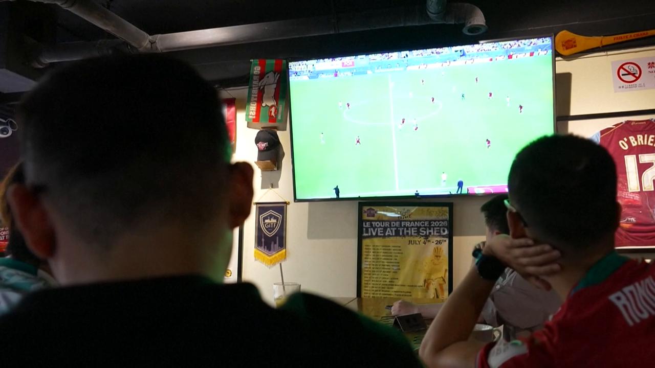 Video thumbnail for China: Bars in Shanghai adjust opening hours for World Cup.
