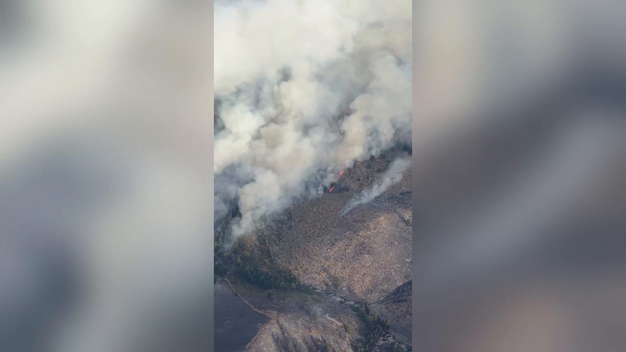 Video thumbnail for US: Firefighting efforts continue against Hawk Fire in Nevada.