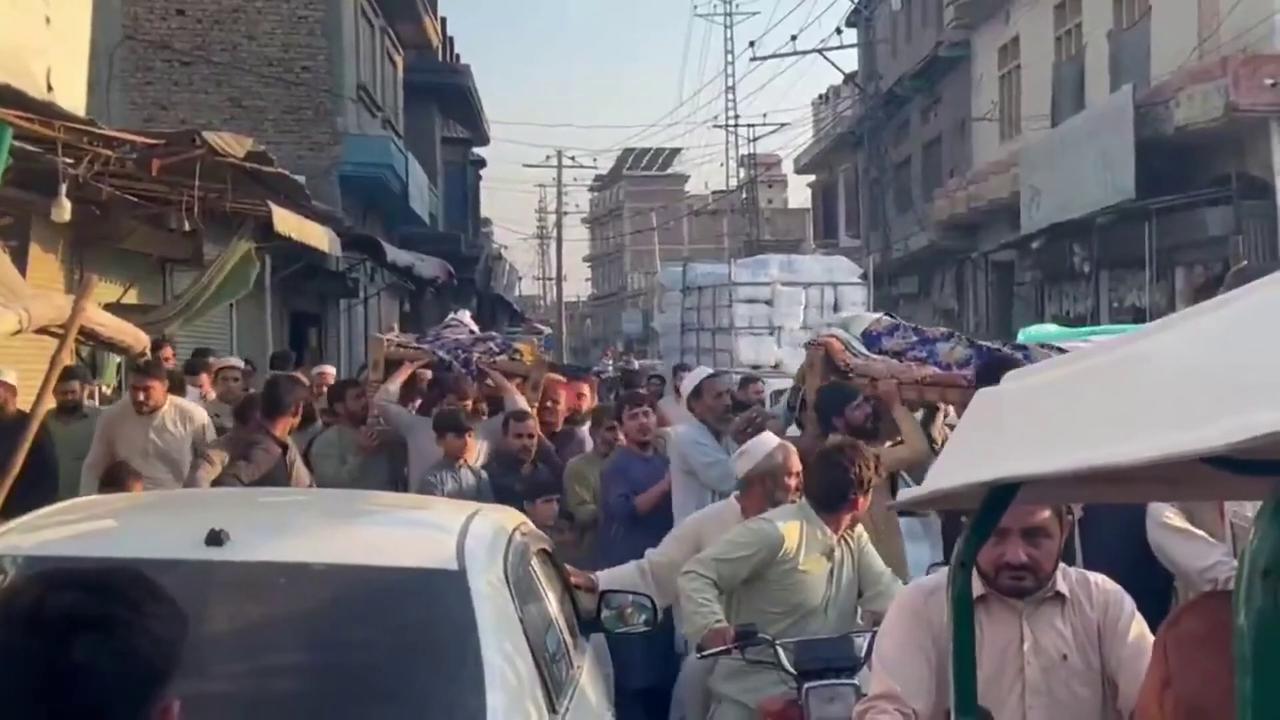 Video thumbnail for Pakistan: Victims Of School Collapse Transferred To Funeral.