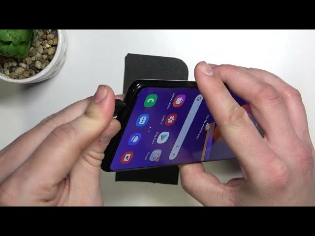 Video thumbnail for How to Wired Connect Headphones to SAMSUNG Galaxy M31s