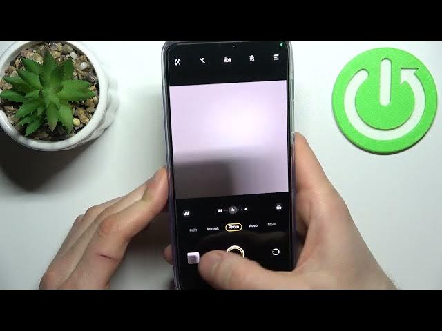 Video thumbnail for How to Activate Burst Shot in VIVO V23 – Series of Pictures