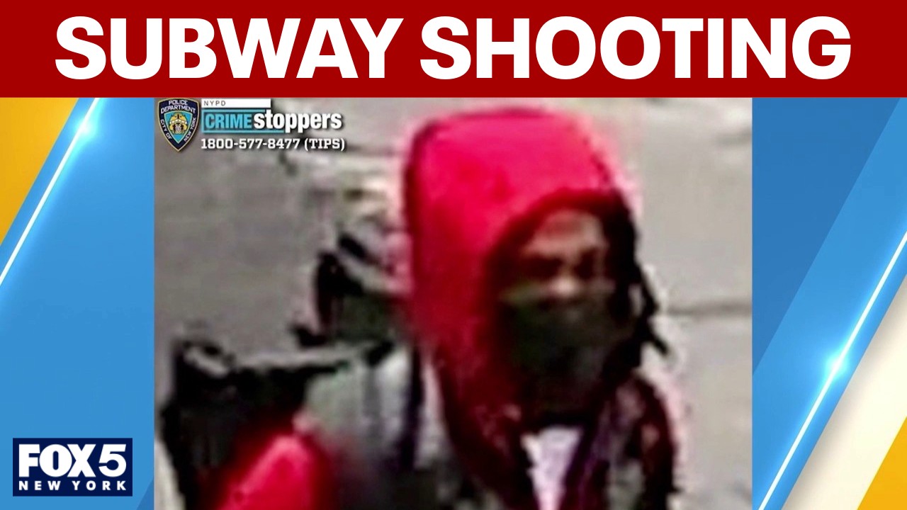 Video thumbnail for Search for NYC subway shooter after argument turns deadly, NYPD says