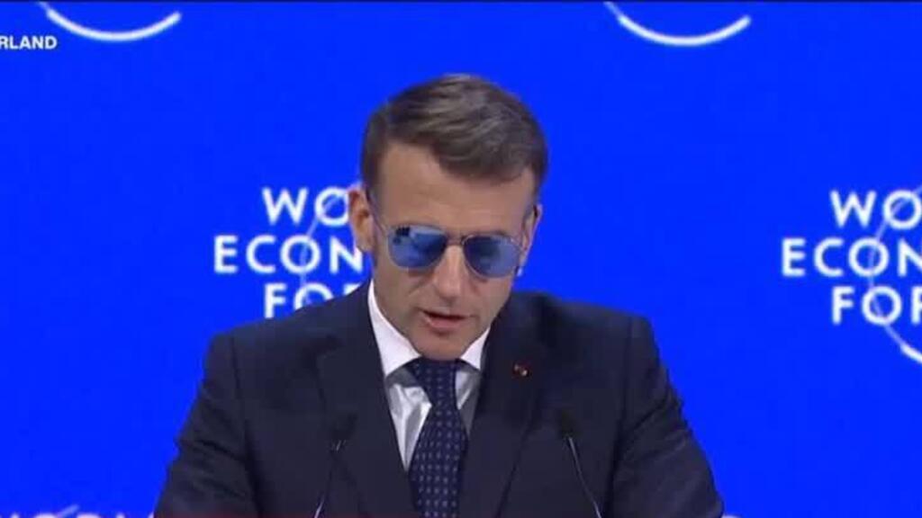 Video thumbnail for French President Emmanuel Macron delivers speech at Davos Forum