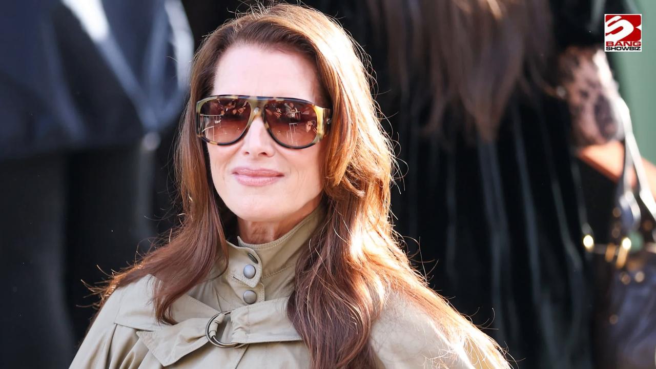 Video thumbnail for Hollywood star Brooke Shields reveals why she's 'proud' of her daughters