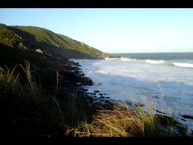 Video thumbnail for Praia da Vila costão - Ressaca forte 28/10/2016