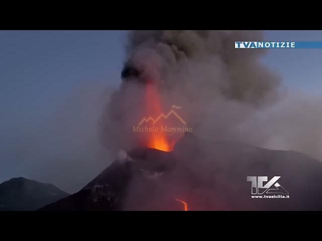 Video thumbnail for L'Etna continua a dare spettacolo. Aperta una nuova bocca eruttiva