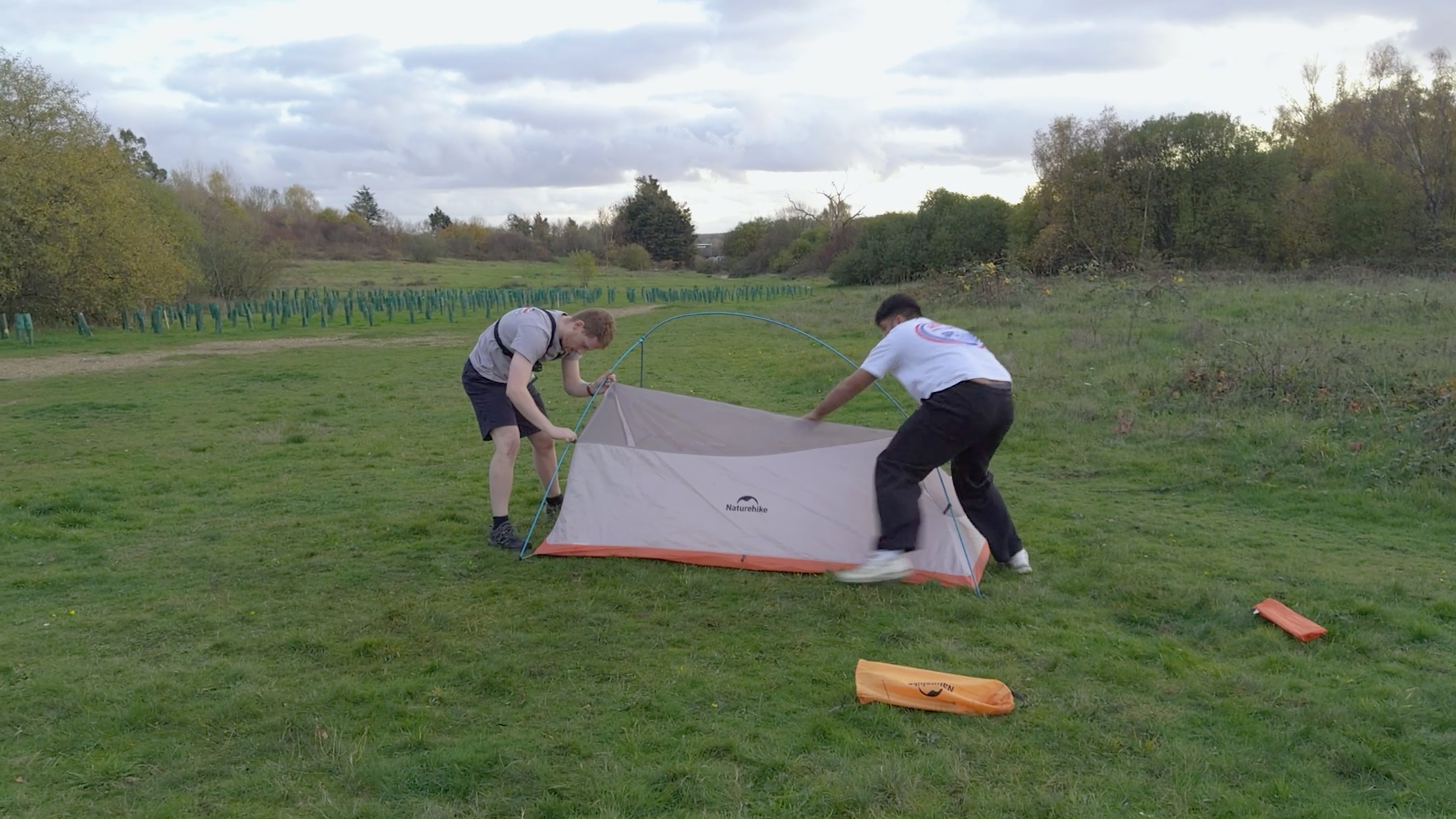 Video thumbnail for Fastest time to erect a two man tent (team of two)