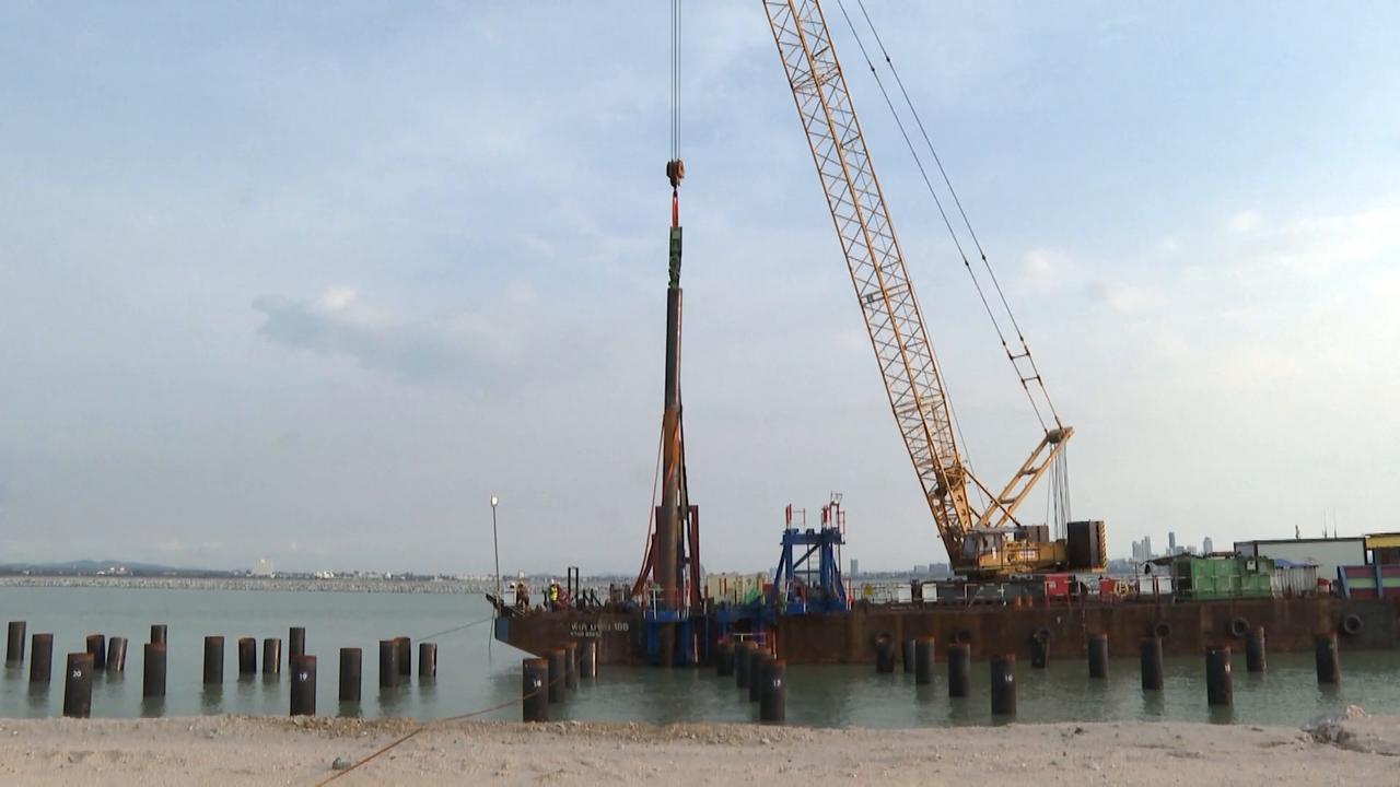 Video thumbnail for Thailand: China-Thailand joint port expansion project bolsters Maritime Silk Road connectivity.