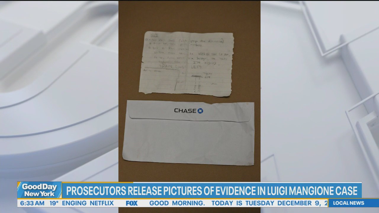 Video thumbnail for New evidence revealed in Mangione case as officer details backpack search