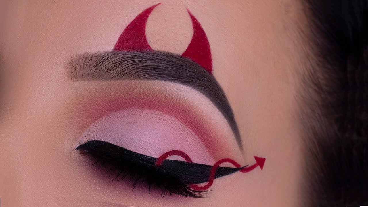 Video thumbnail for HALLOWEEN Inspired Eye Makeup Tutorial | An Knook