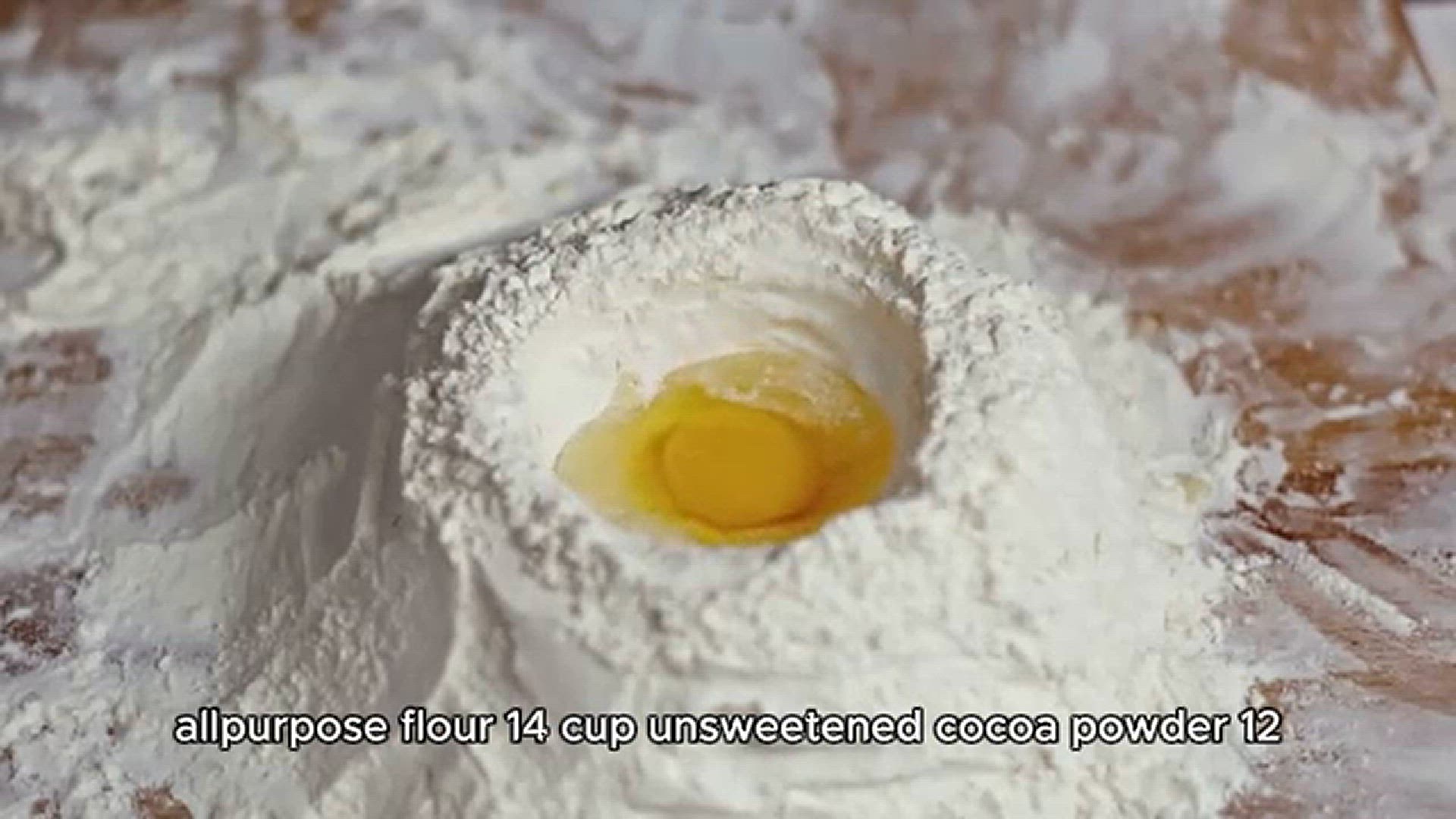 Video thumbnail for Galaxy Cake Roll recipe