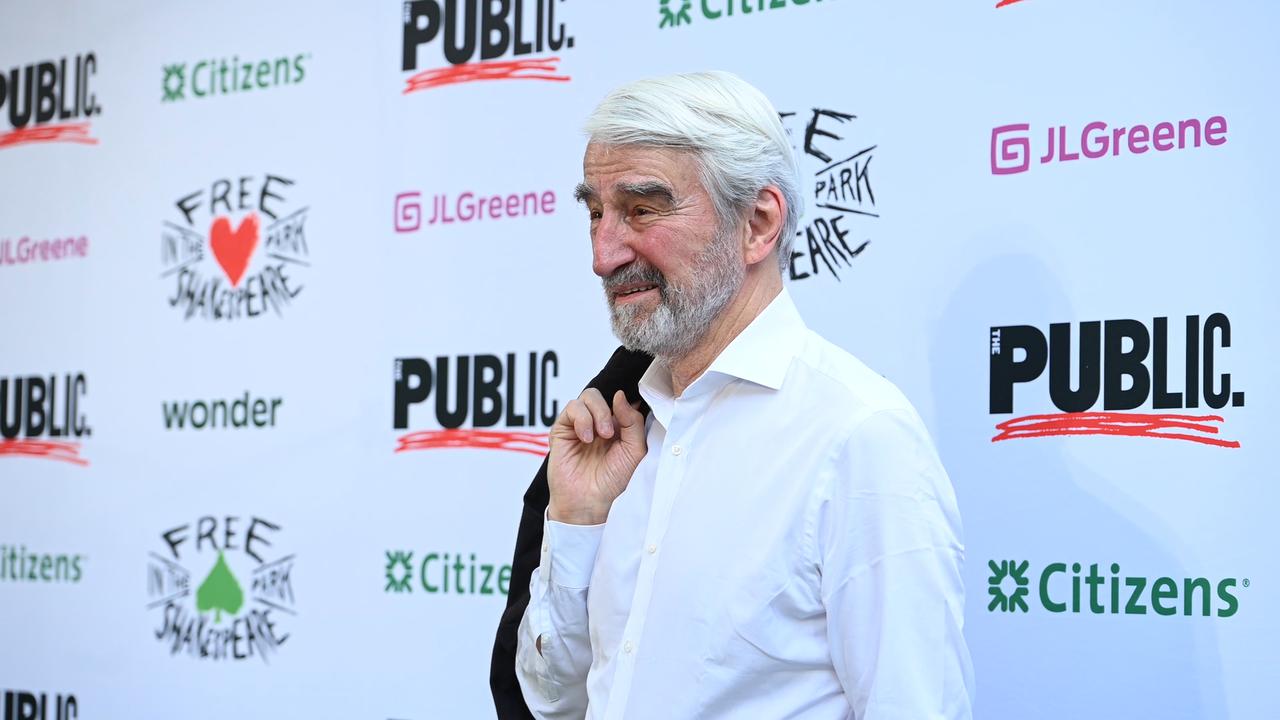 Video thumbnail for "NY: Opening Night of Free Shakespeare in the Park's "Romeo And Juliet" - Arrivals" 2.