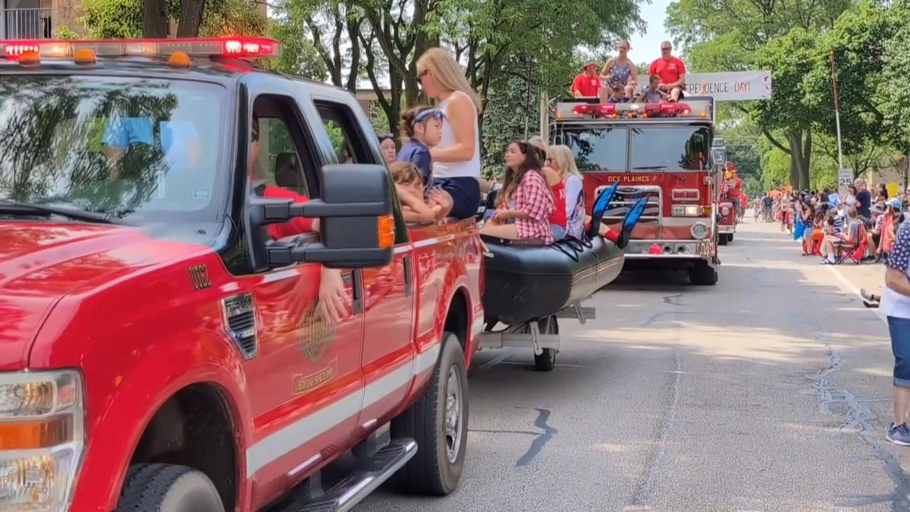 Video thumbnail for US: Independence Day parade held in Des Plaines, Illinois.