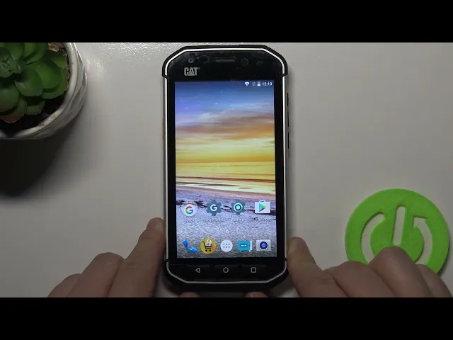 Video thumbnail for How to Find & Enable Flashlight in CAT S40 – Turn ON Flashlight