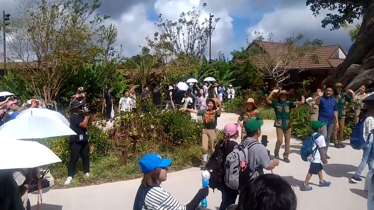 Video thumbnail for Japan: Junglia Okinawa theme park opens.