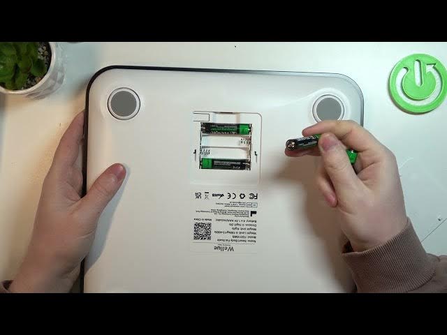 Video thumbnail for How To Replace Batteries AAA In Wellue Smart Scale Bluetooth