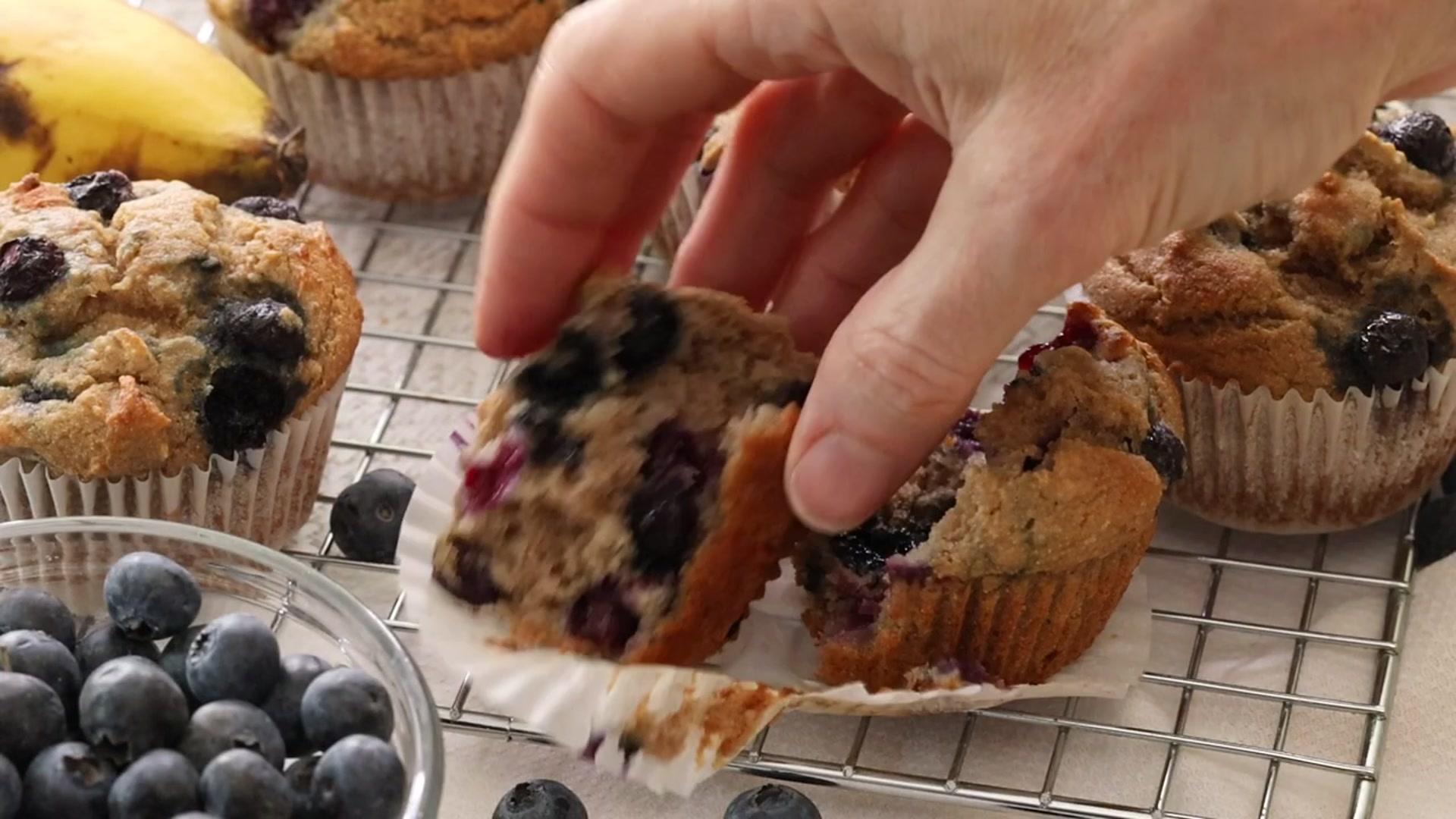 Video thumbnail for BAKERY STYLE Banana Cassava Flour Blueberry Muffins Recipe(720P HD)