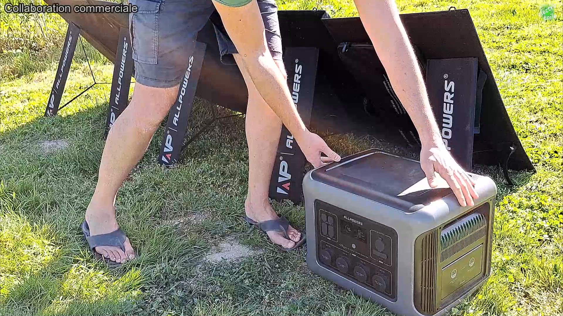 'Video thumbnail for Énergie renouvelable nomade Découvrez la puissance de la station d'énergie R2500 et son panneau solaire pliable de 400W !'