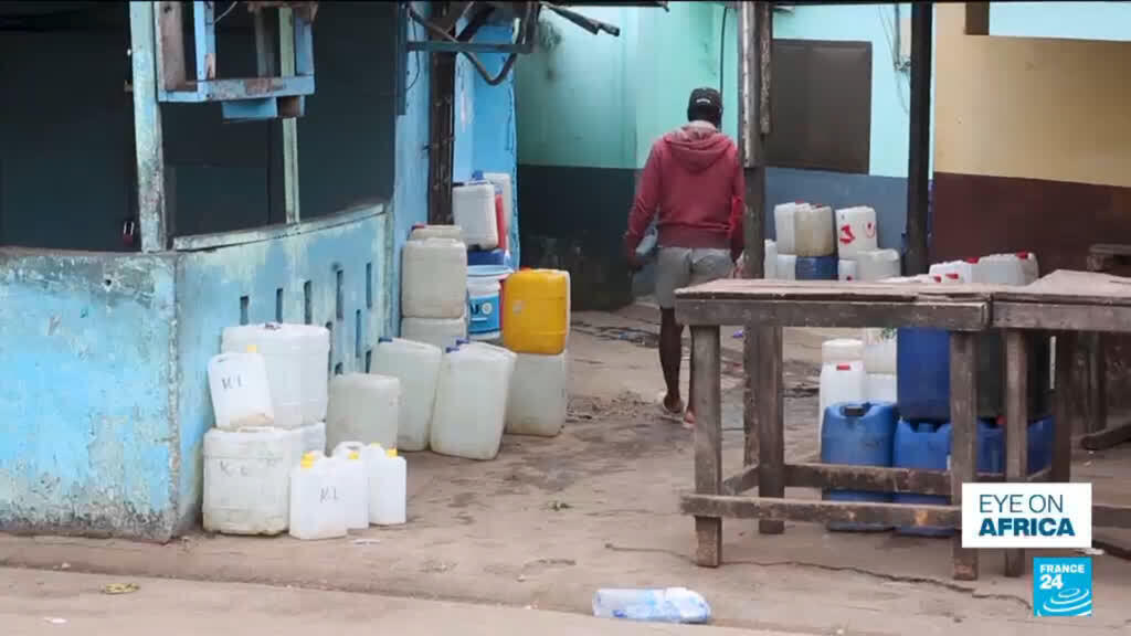 Video thumbnail for Libreville grapples with water shortage