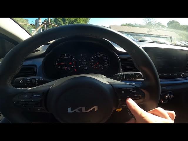 Video thumbnail for How to Navigate Through the Speedometer Display Kia Rio IV ( 2017 – now ) Manage Speedometer