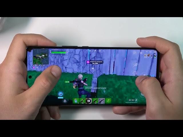 Video thumbnail for How Fortnite Works on the Honor Magic 5 Lite? Game TEST Video of Fortnite Mobile Battle Royale Game!