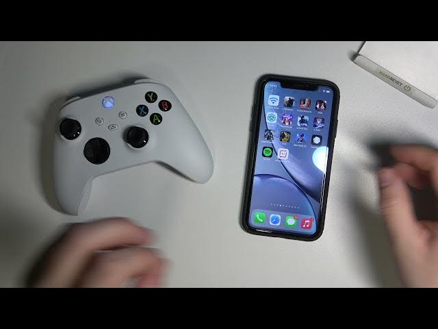 Video thumbnail for How to Pair XBOX Series S Controller with iPhone?