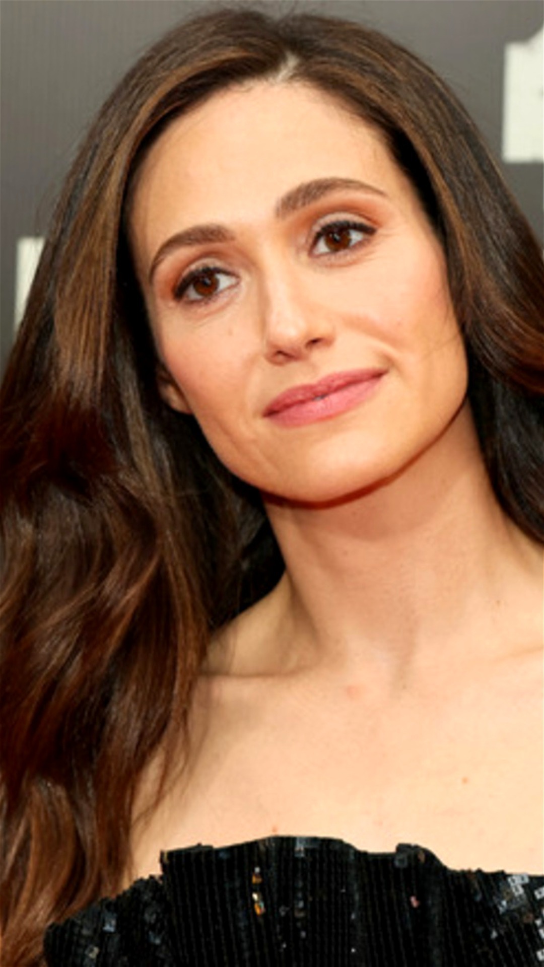 Video thumbnail for Shameless Star Emmy Rossum Stuns When She Rocks Her Natural Hair Texture