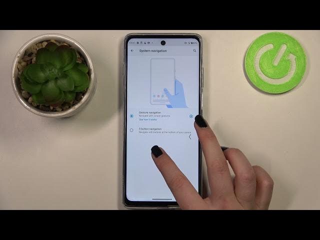Video thumbnail for How to Set Navigation Gestures on MOTOROLA Moto G200 – Switch from Buttons to Gestures