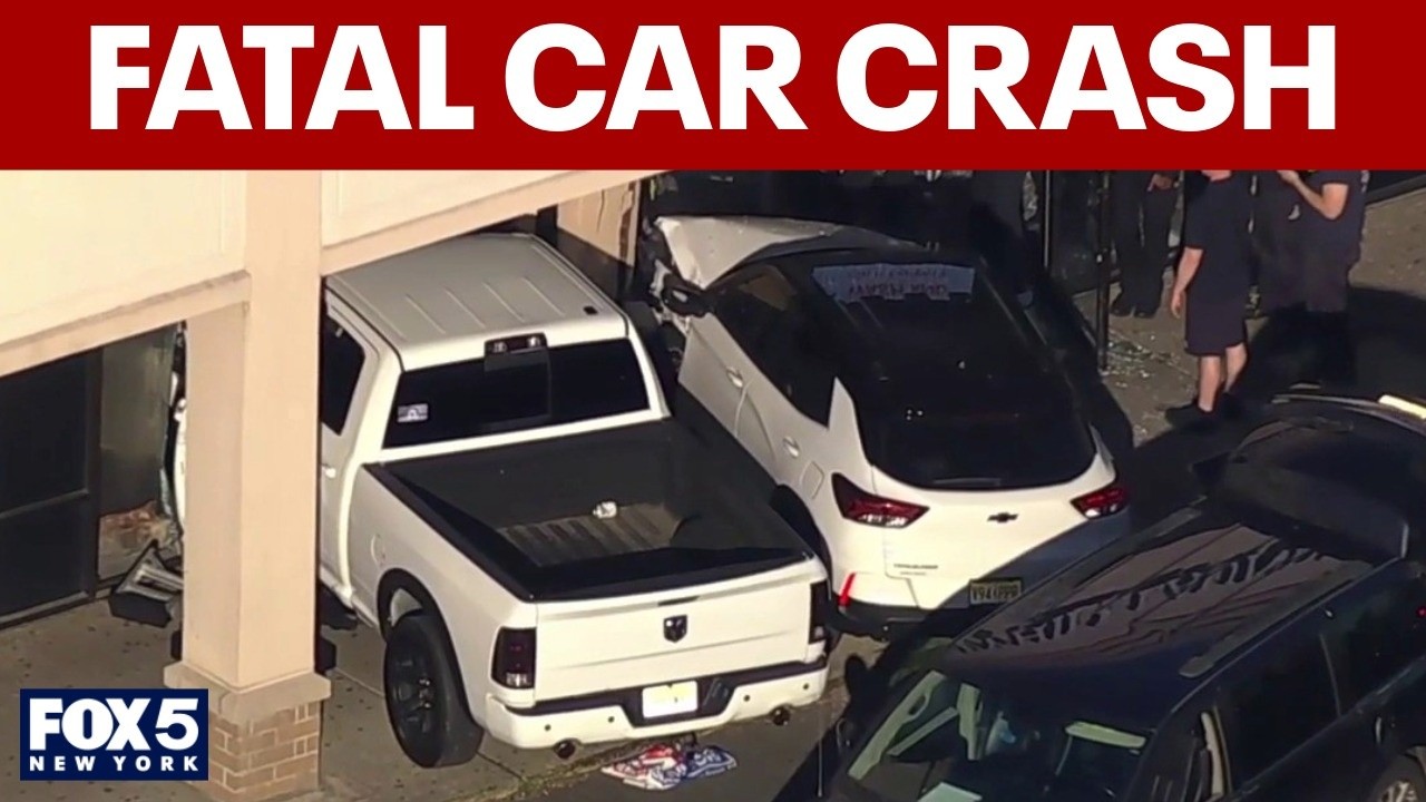 Video thumbnail for Woman killed in 2-car crash in Newark