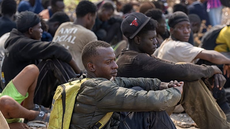 Video thumbnail for Hundreds of migrants intercepted near Morocco's border with Ceuta