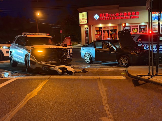 Video thumbnail for Suffolk County police officer hospitalized after alleged drunk driver slams into patrol car in Copiague