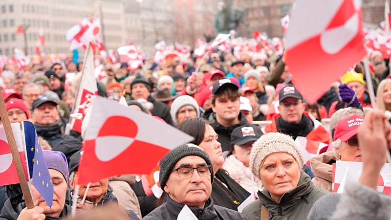 Video thumbnail for Thousands join anti-Trump 'Hands off Greenland' protests in Denmark