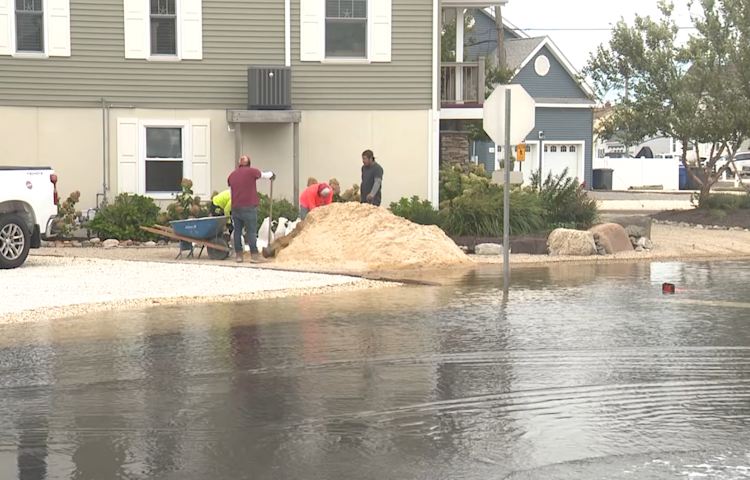 Video thumbnail for LIVE UPDATES: Conditions are becoming increasingly dangerous along the Jersey Shore