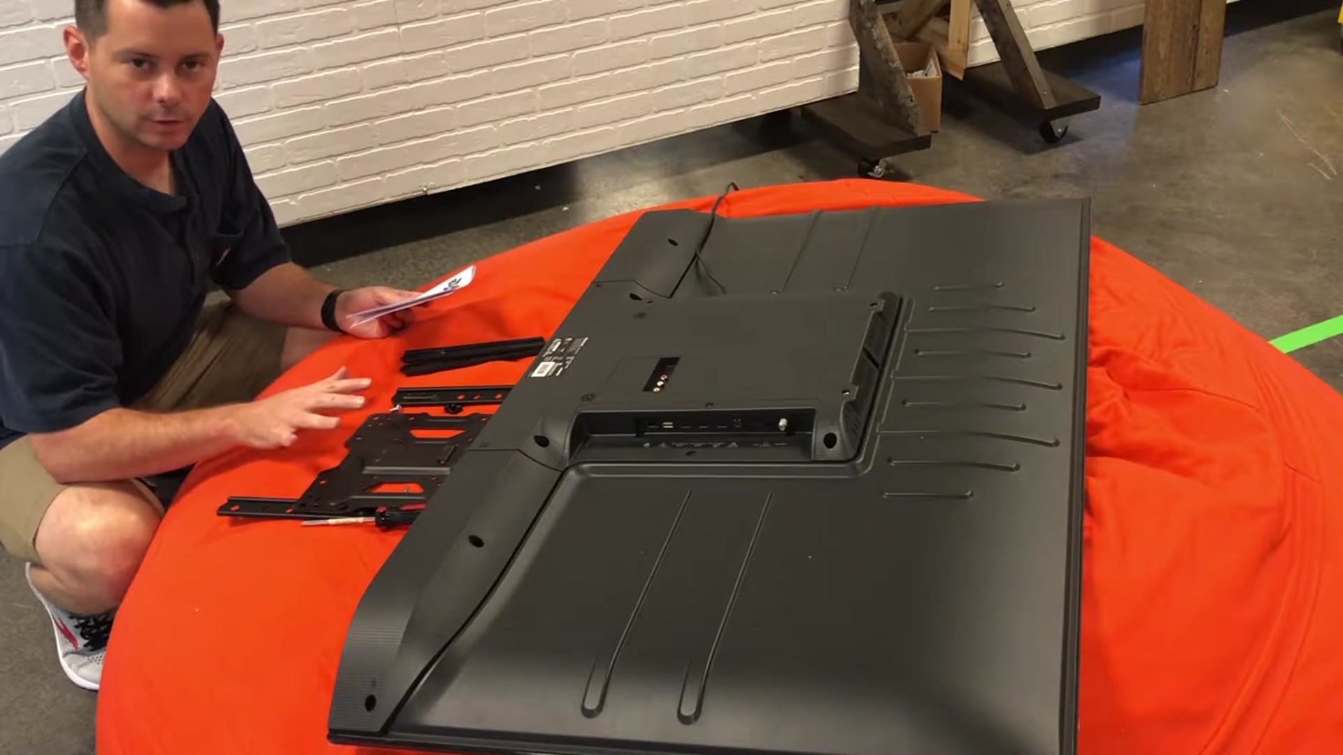 Video thumbnail for Easy TV Wall Mounting for Beginners(720P_60FPS)