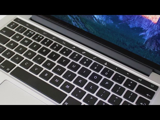 Video thumbnail for 2016 MacBook Pro’s OLED Touch Bar Spy Photos!